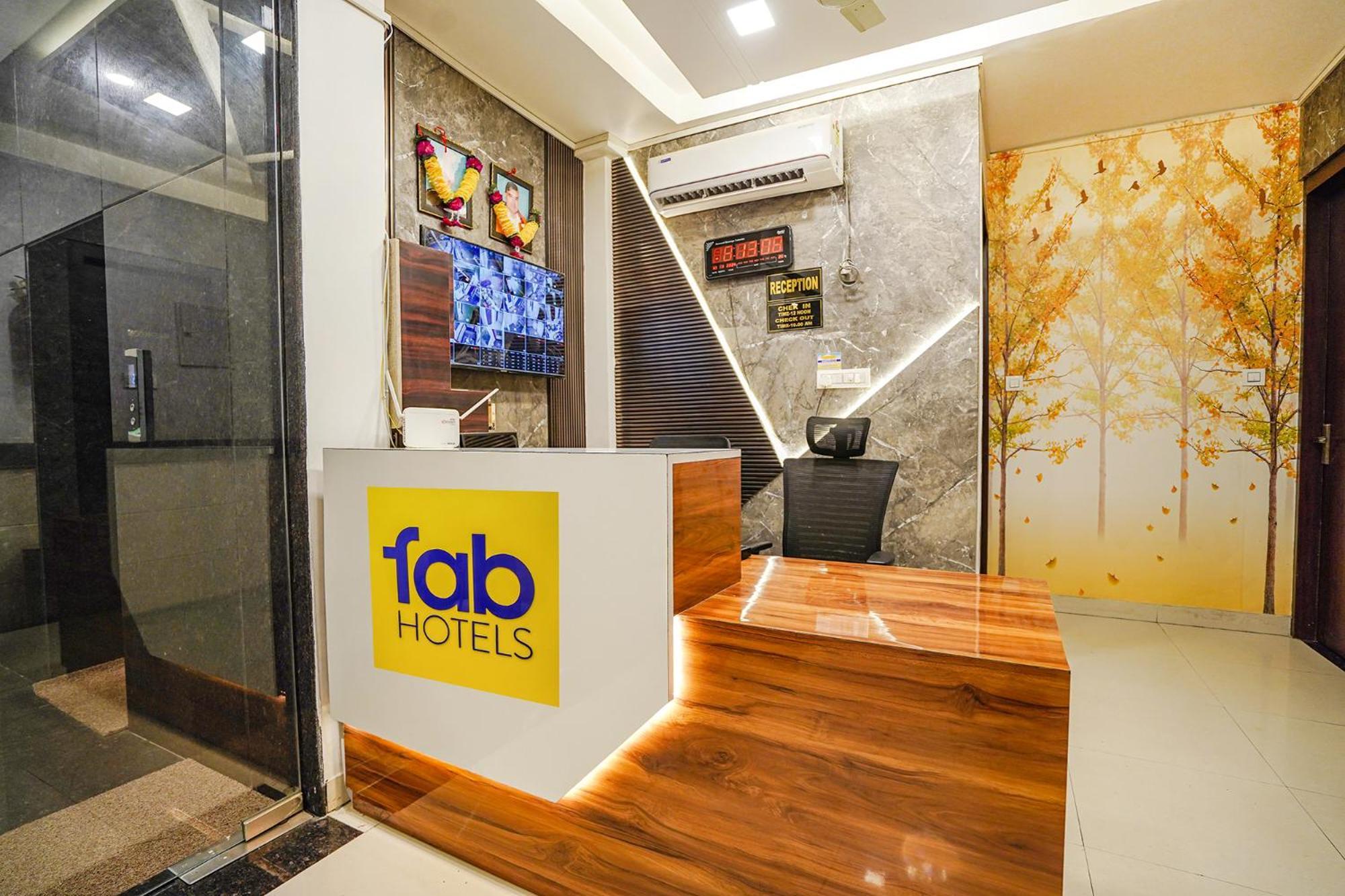 Fabhotel Ts Inn Faithfulganj Exteriör bild
